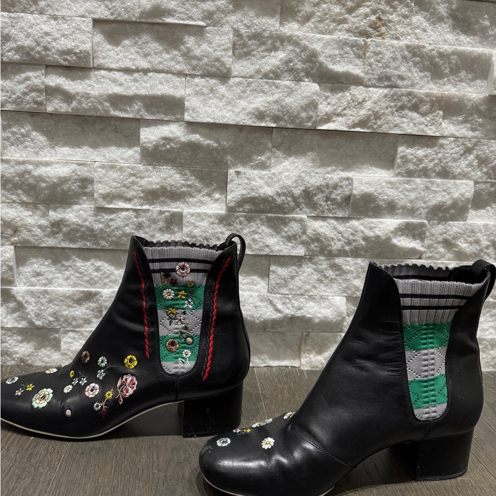 Fendi Black and Green Ankle Boots with Floral Embroidery (very unique)